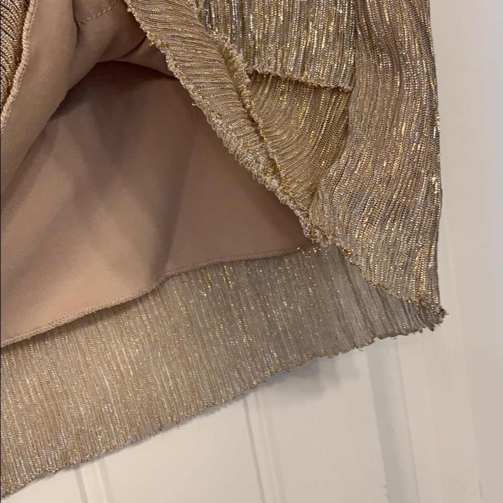 Gold Shimmer Ruffled Tank - Picture 4 of 5